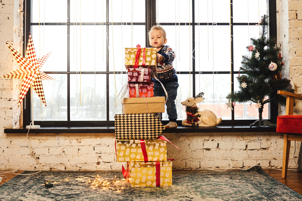 ¿Demasiados regalos y poca felicidad? El síndrome del niño hiperregalado